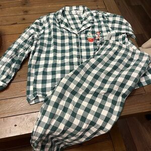 Green Checkered Disney Store  2x pajama set Christmas